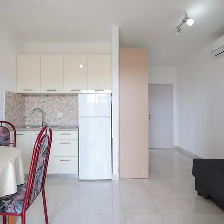 Apartment Nada With Seaview Sukosan