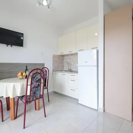 Apartment Nada With Seaview Sukosan